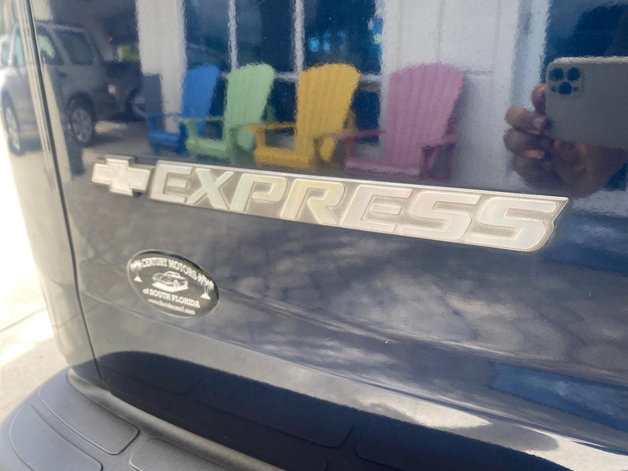 2005 Chevrolet Express Van HANDICAP LIFT CONV LOW MILES 40,837 Pompano Beach FL