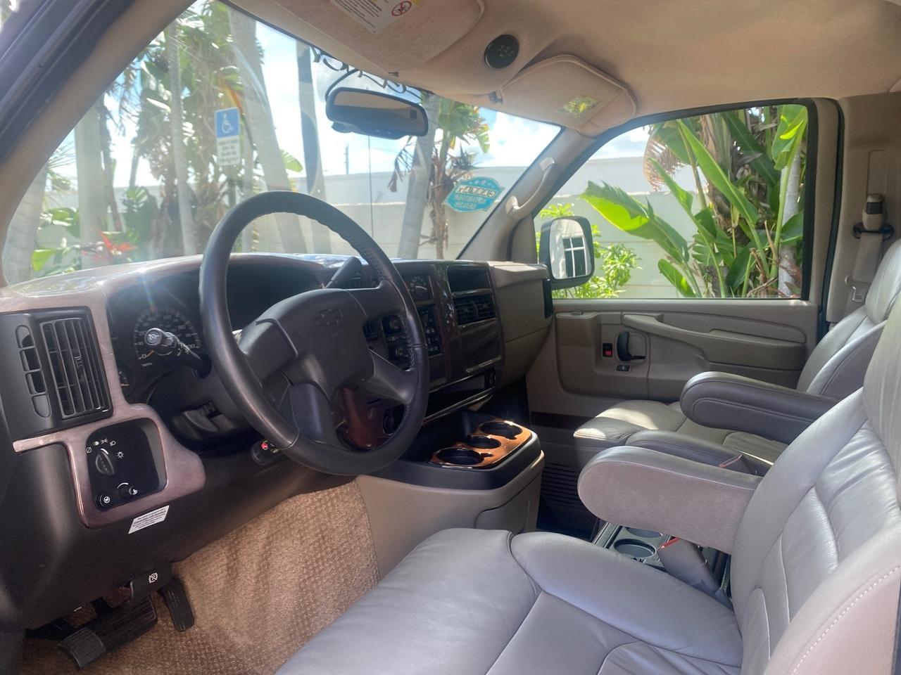 2005 Chevrolet Express Van HANDICAP LIFT CONV LOW MILES 40,837 Pompano Beach FL