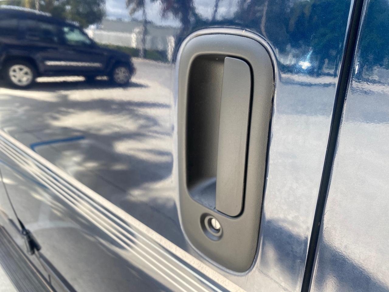 2005 Chevrolet Express Van HANDICAP LIFT CONV LOW MILES 40,837 Pompano Beach FL