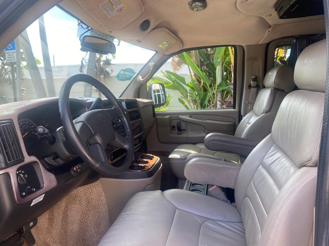 2005 Chevrolet Express Van HANDICAP LIFT CONV LOW MILES 40,837 Pompano Beach FL