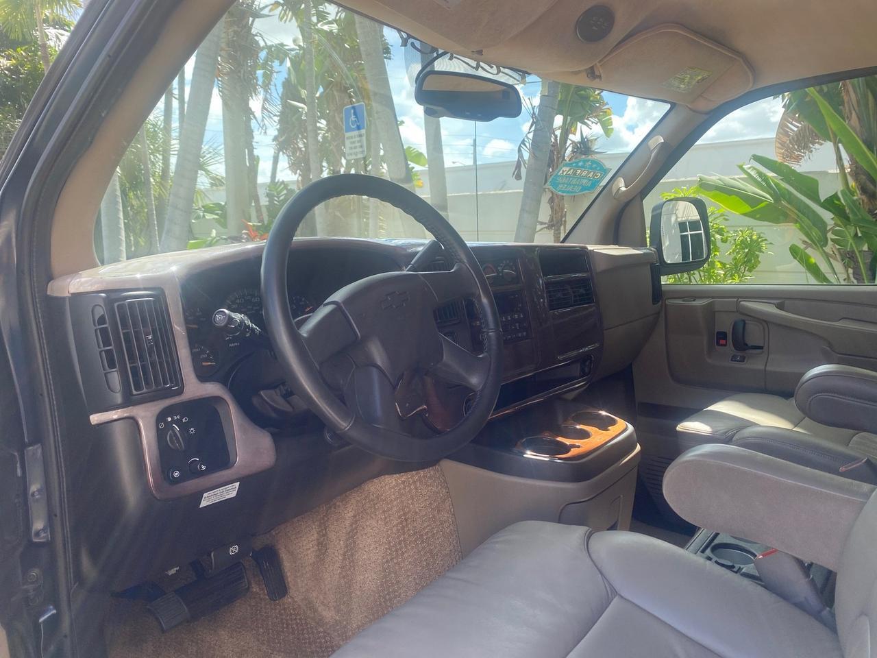 2005 Chevrolet Express Van HANDICAP LIFT CONV LOW MILES 40,837 Pompano Beach FL