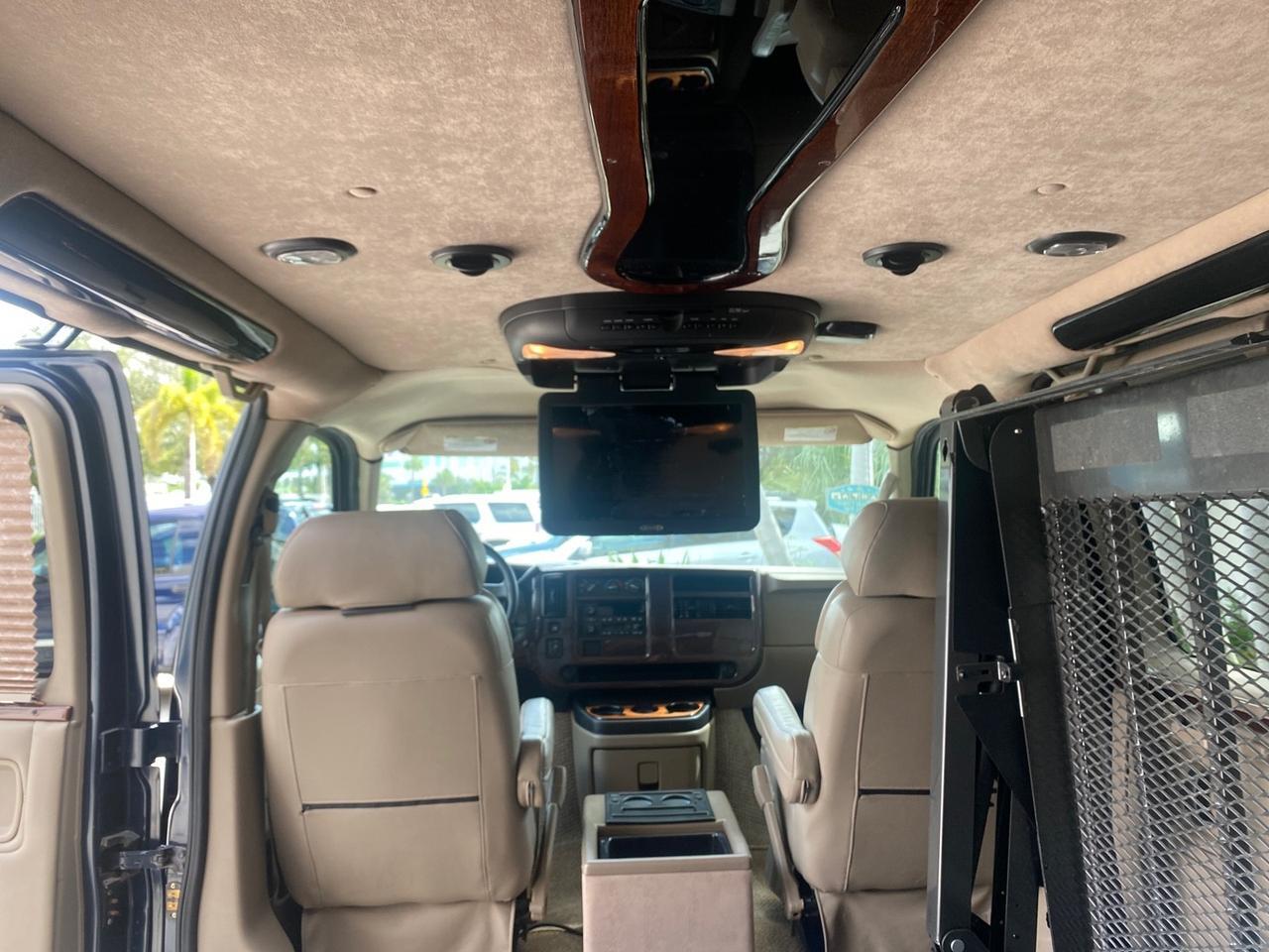 2005 Chevrolet Express Van HANDICAP LIFT CONV LOW MILES 40,837 Pompano Beach FL