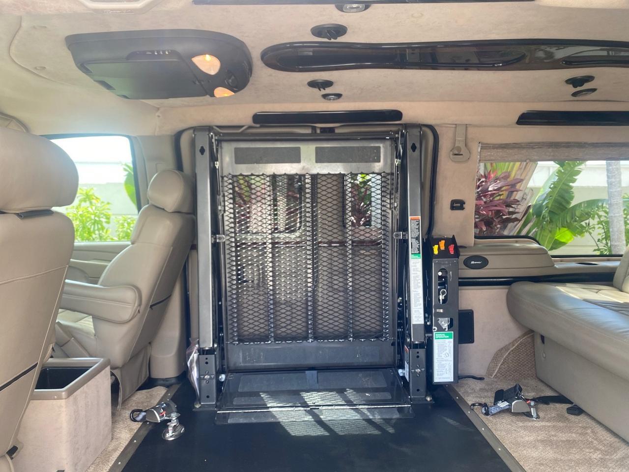 2005 Chevrolet Express Van HANDICAP LIFT CONV LOW MILES 40,837 Pompano Beach FL