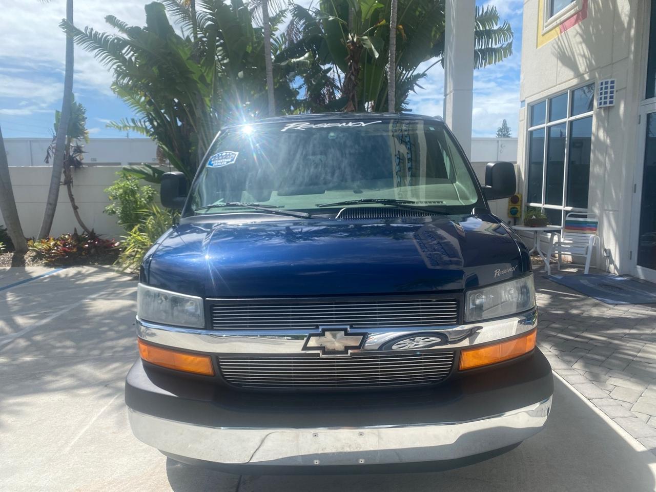 2005 Chevrolet Express Van HANDICAP LIFT CONV LOW MILES 40,837