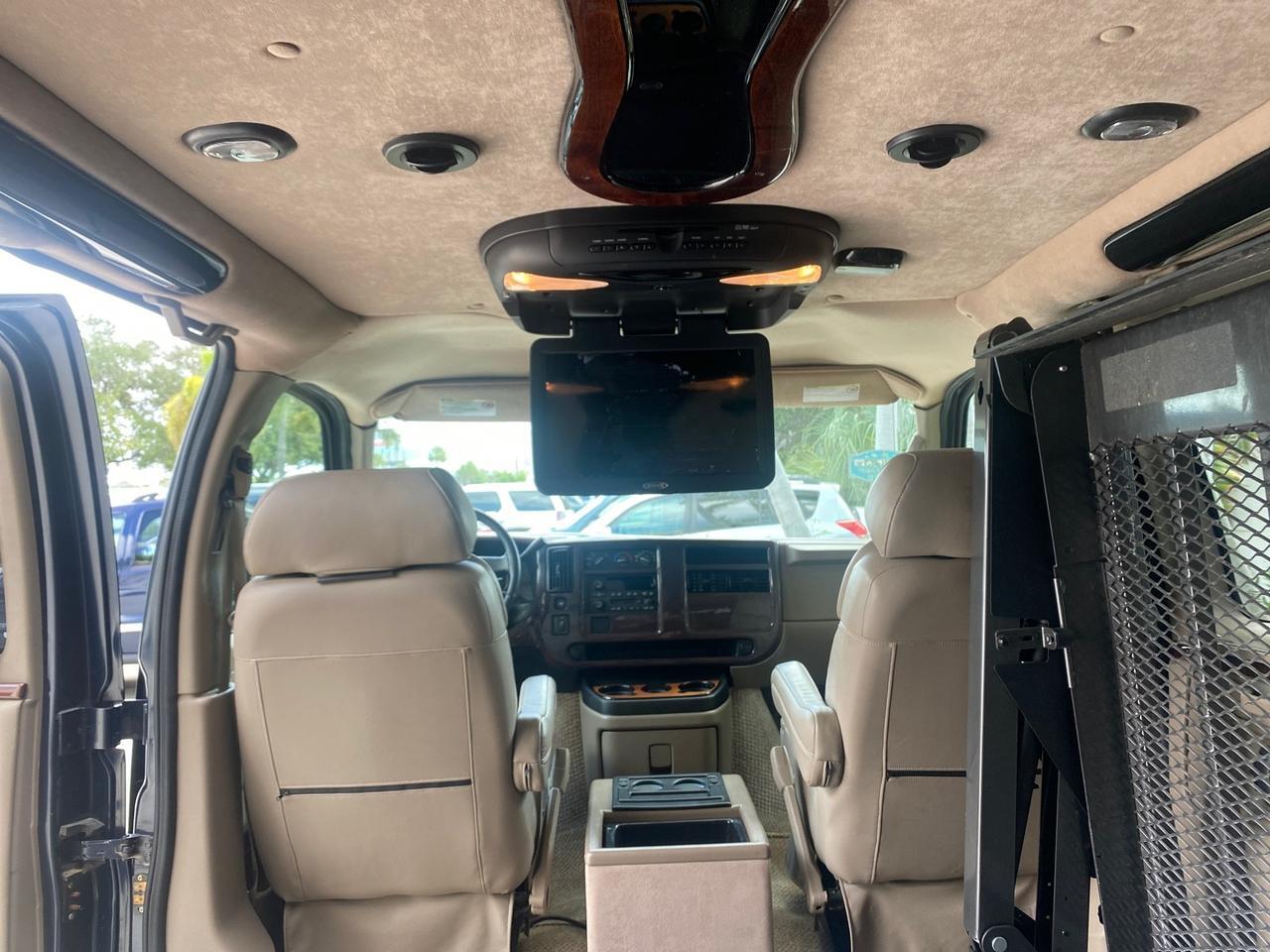 2005 Chevrolet Express Van HANDICAP LIFT CONV LOW MILES 40,837 Pompano Beach FL