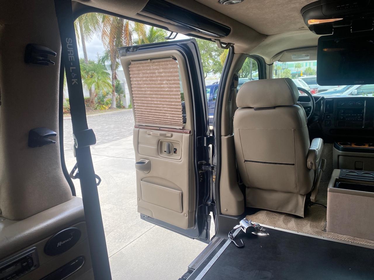 2005 Chevrolet Express Van HANDICAP LIFT CONV LOW MILES 40,837 Pompano Beach FL