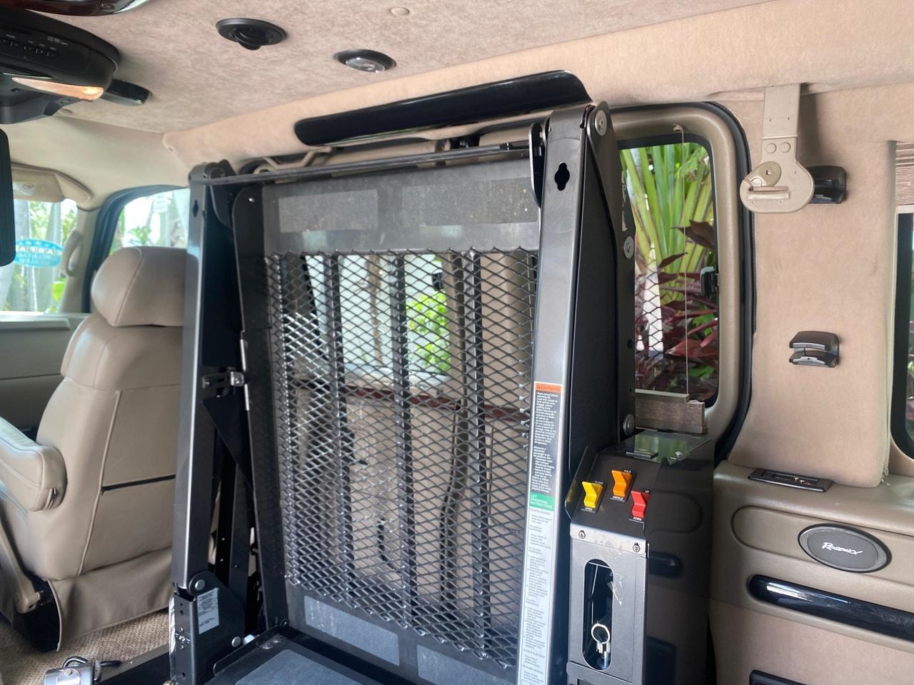 2005 Chevrolet Express Van HANDICAP LIFT CONV LOW MILES 40,837 Pompano Beach FL