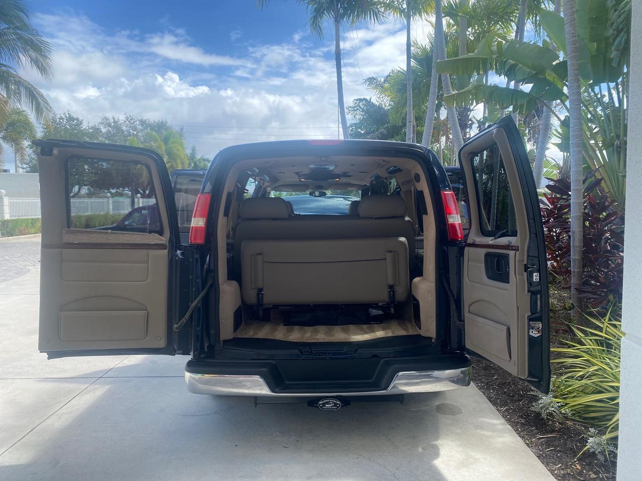 2005 Chevrolet Express Van HANDICAP LIFT CONV LOW MILES 40,837 Pompano Beach FL