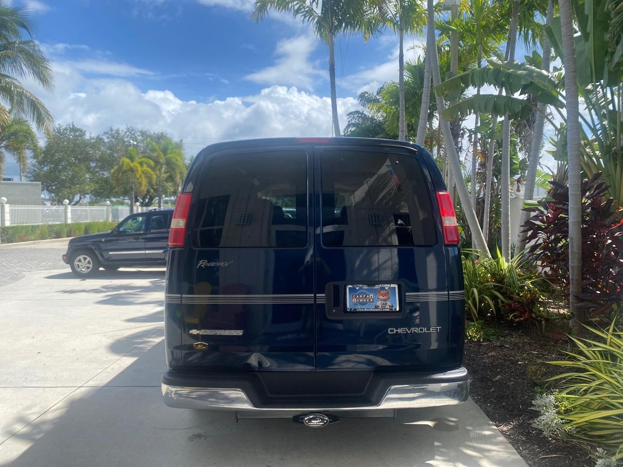 2005 Chevrolet Express Van HANDICAP LIFT CONV LOW MILES 40,837 Pompano Beach FL