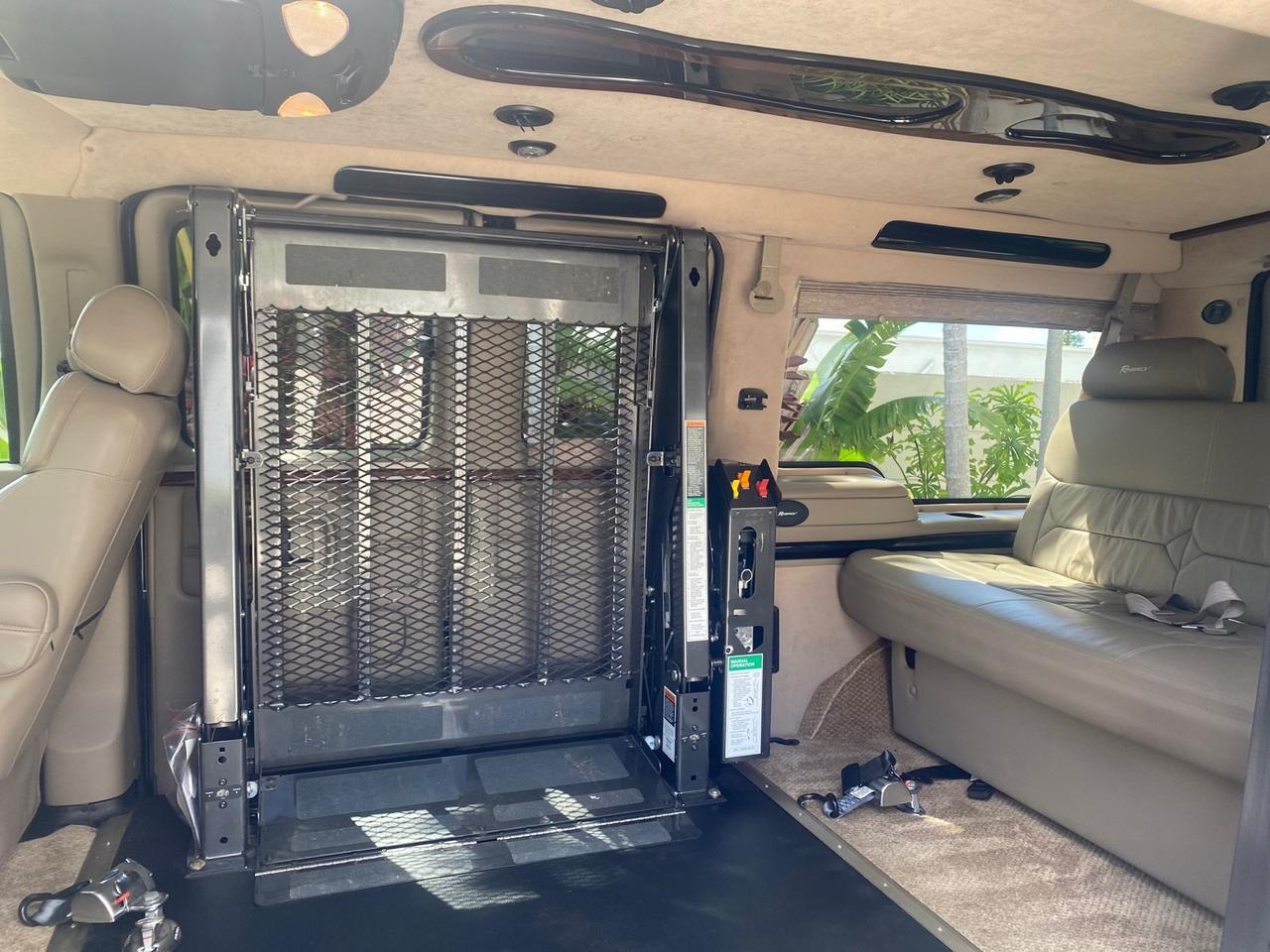 2005 Chevrolet Express Van HANDICAP LIFT CONV LOW MILES 40,837 Pompano Beach FL