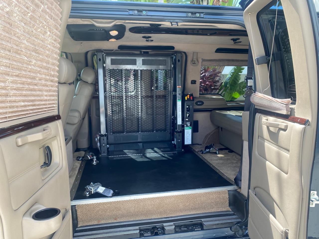 2005 Chevrolet Express Van HANDICAP LIFT CONV LOW MILES 40,837 Pompano Beach FL