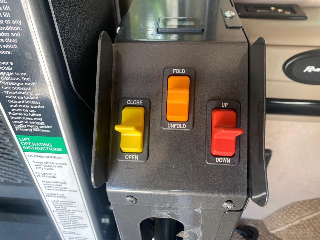 2005 Chevrolet Express Van HANDICAP LIFT CONV LOW MILES 40,837 Pompano Beach FL