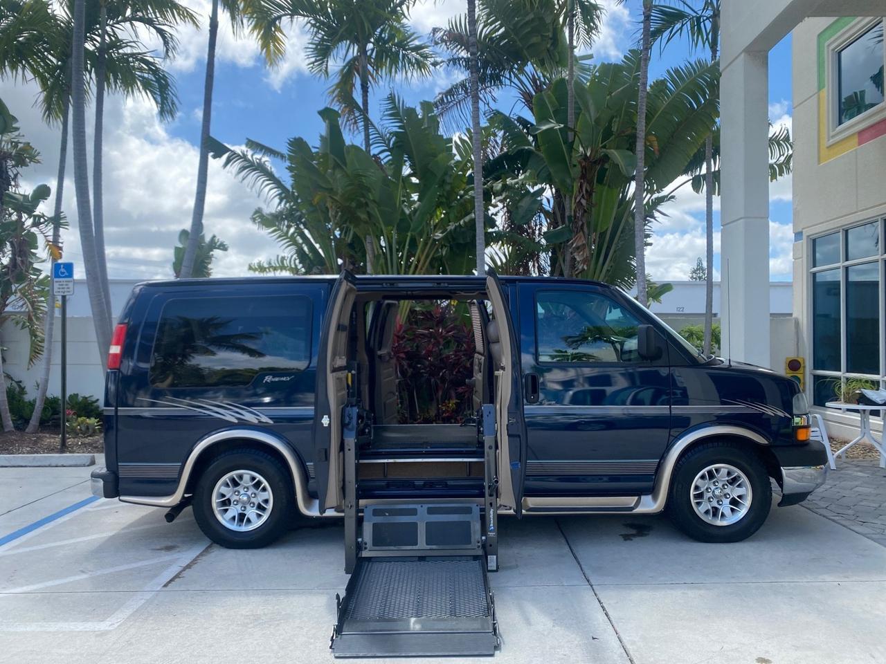 2005 Chevrolet Express Van HANDICAP LIFT CONV LOW MILES 40,837 Pompano Beach FL