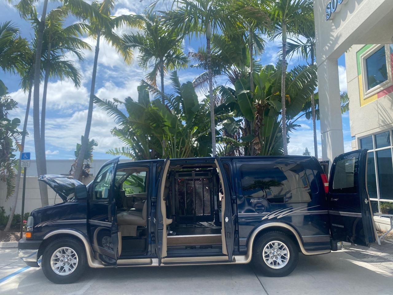 2005 Chevrolet Express Van HANDICAP LIFT CONV LOW MILES 40,837 Pompano Beach FL