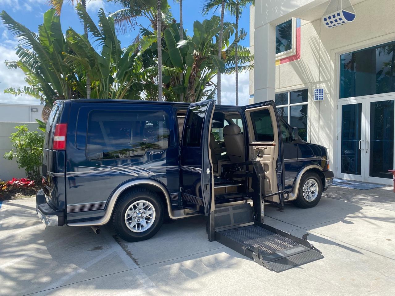 2005 Chevrolet Express Van HANDICAP LIFT CONV LOW MILES 40,837 Pompano Beach FL