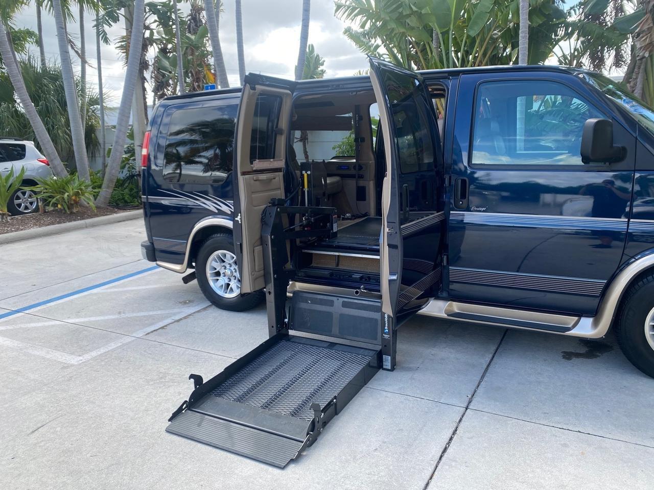 2005 Chevrolet Express Van HANDICAP LIFT CONV LOW MILES 40,837 Pompano Beach FL