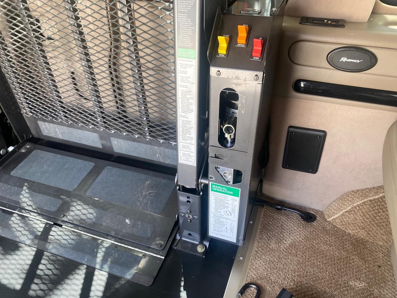 2005 Chevrolet Express Van HANDICAP LIFT CONV LOW MILES 40,837 Pompano Beach FL