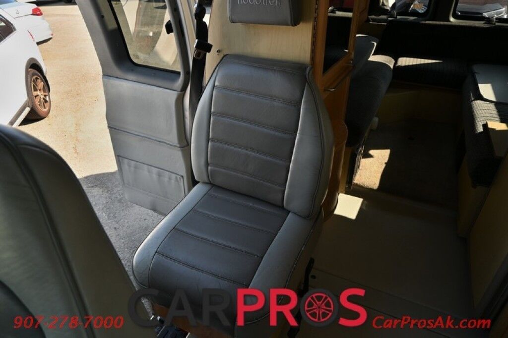 2005 Chevrolet ROADTREK - 190 Popular - Class B - 6.0L V8 - RWD - Automatic - Generator - Fridge - Microwave & Sink - Stove - Bathroom with Toilet & Shower - Air Conditioning - Tow Package - 1 Owner Anchorage AK