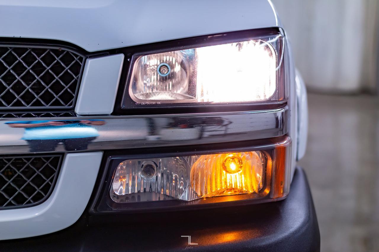 2005 Chevrolet Silverado 1500 4x4 Reg Cab LS Longbox Red Deer AB