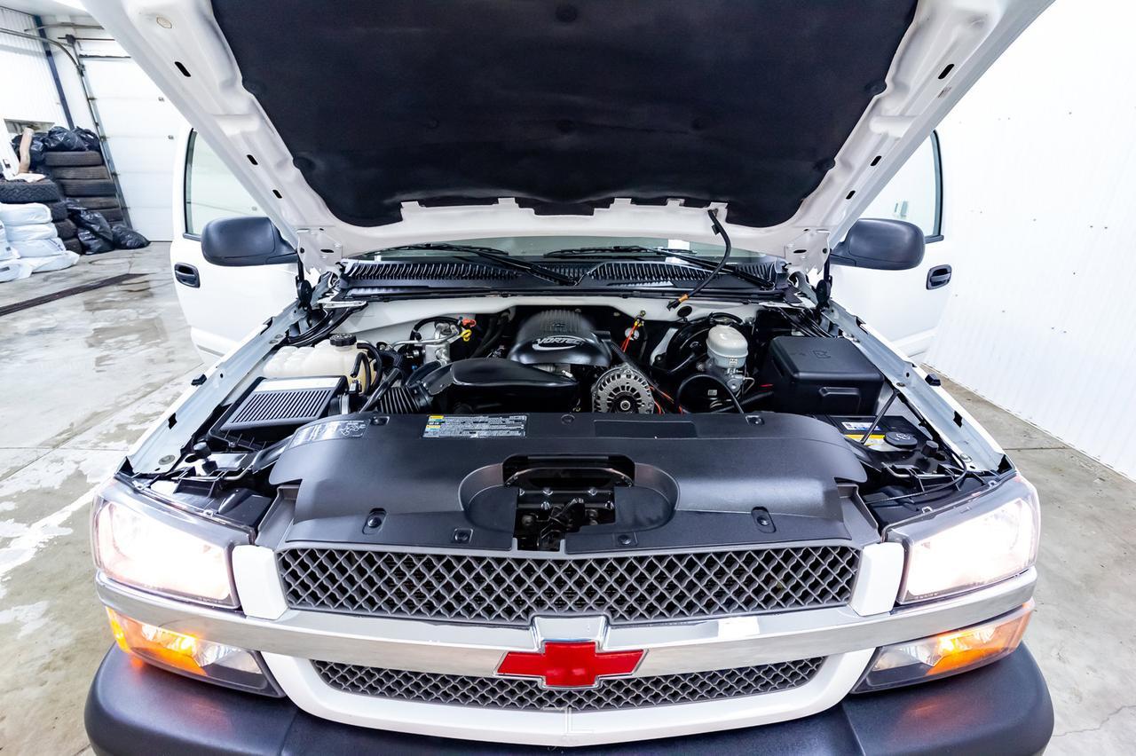 2005 Chevrolet Silverado 1500 4x4 Reg Cab LS Longbox Red Deer AB