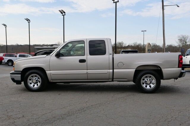 2005 Chevrolet Silverado 1500 LS / Light Duty Power Package / 5.3L V8! High Point NC