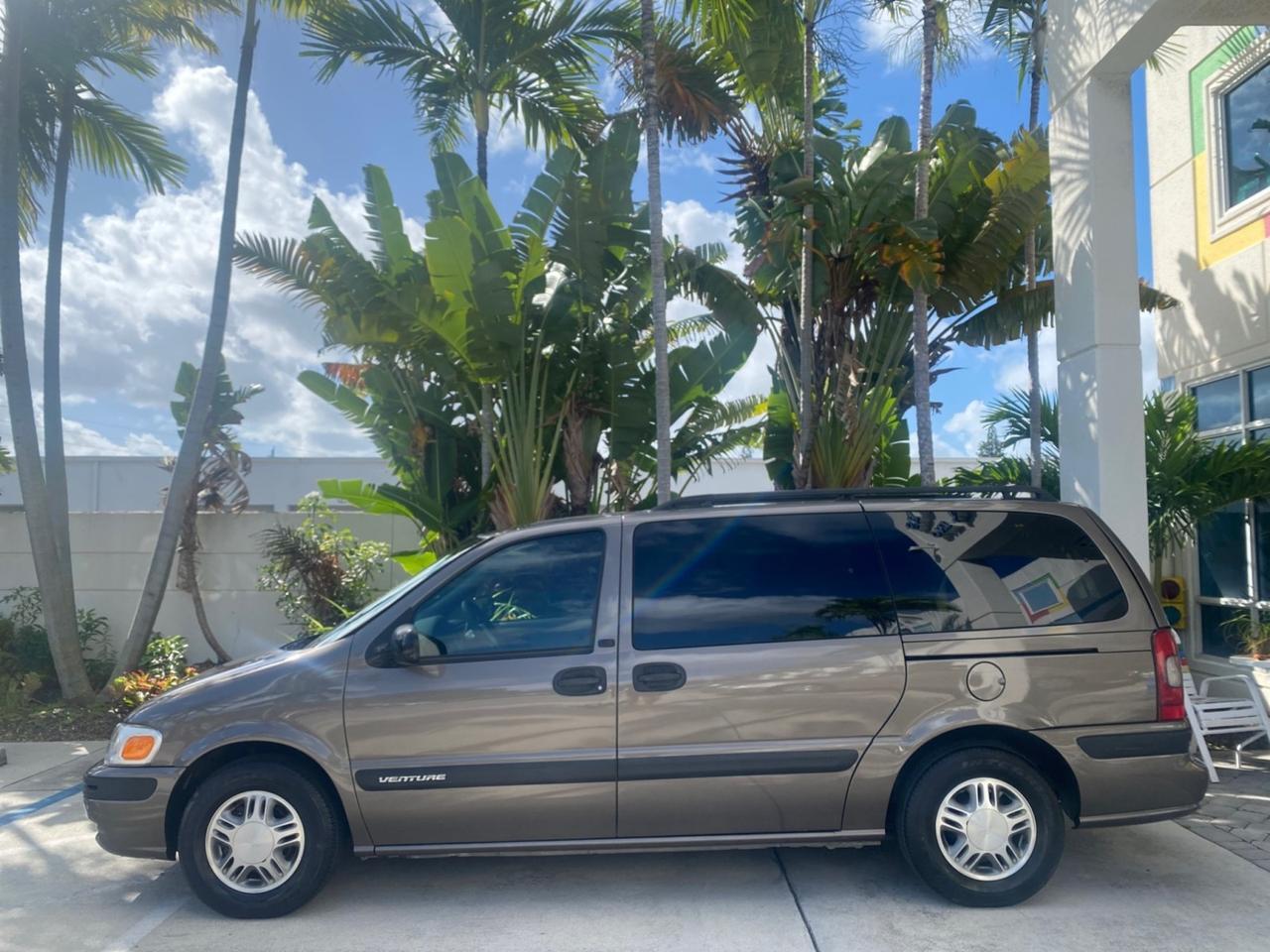 2005 Chevrolet Venture LS LOW MILES 48,285 Pompano Beach FL