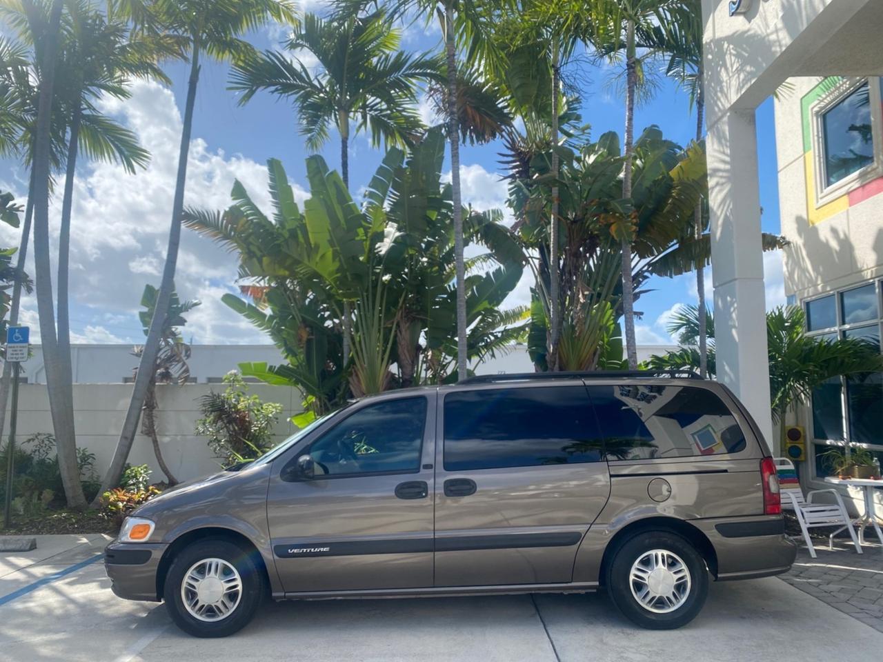 2005 Chevrolet Venture LS LOW MILES 48,285 Pompano Beach FL