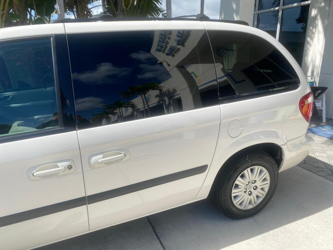 2005 Chrysler Town & Country LOW MILES 50,427 Pompano Beach FL
