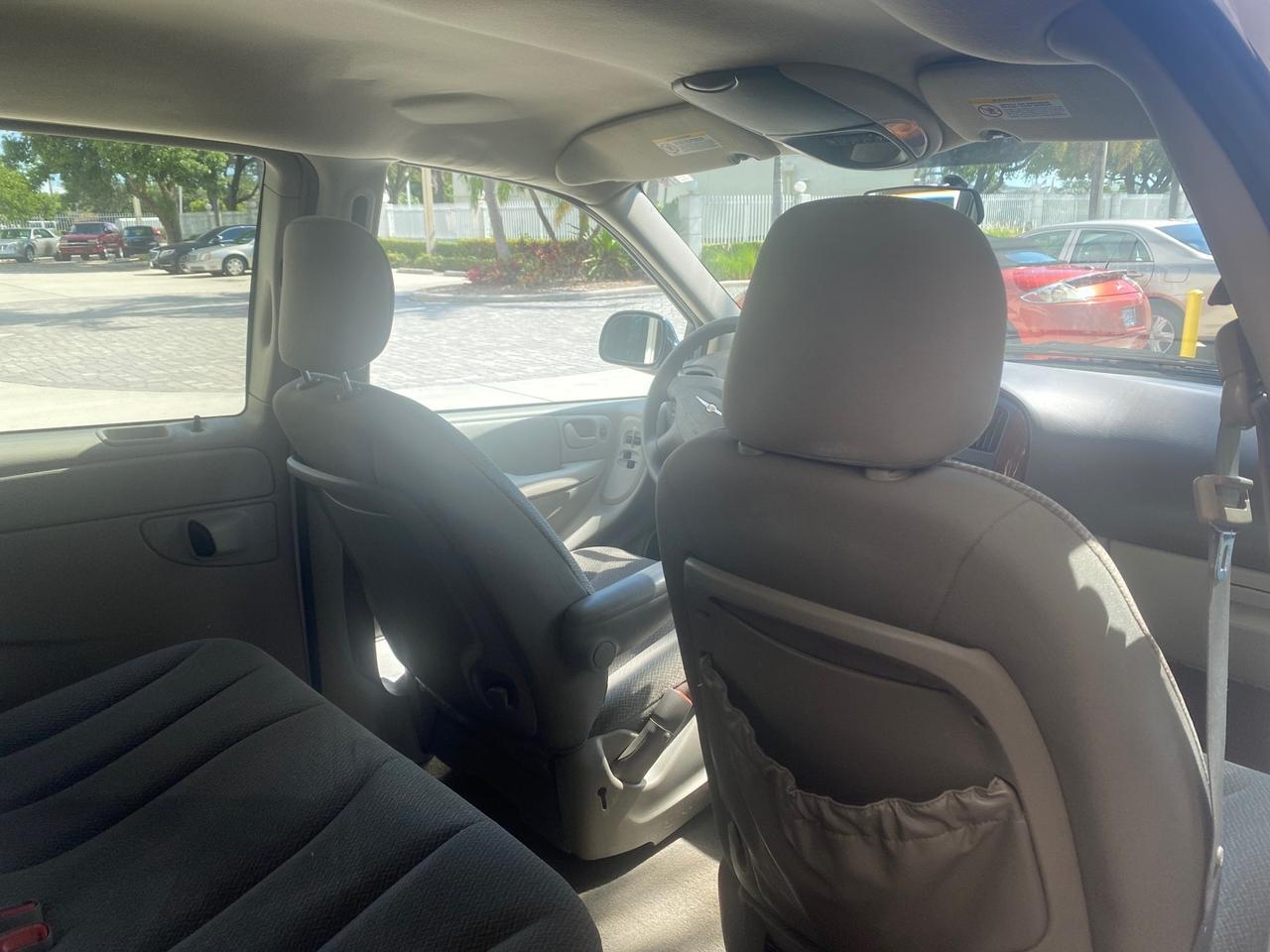 2005 Chrysler Town & Country LOW MILES 50,427 Pompano Beach FL
