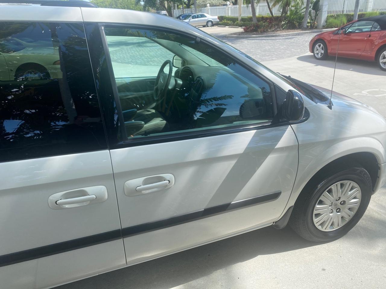 2005 Chrysler Town & Country LOW MILES 50,427 Pompano Beach FL