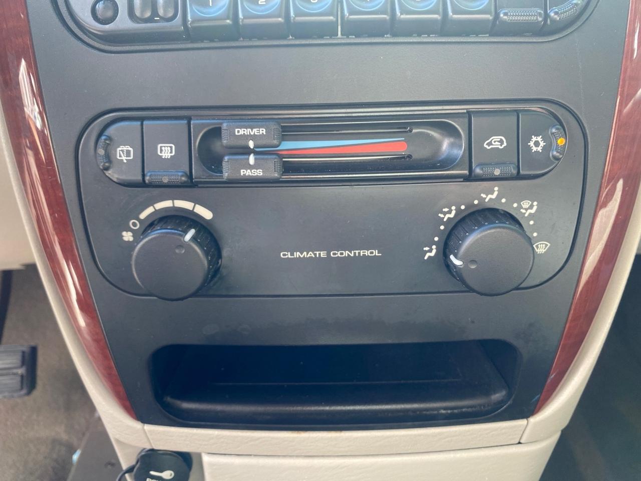 2005 Chrysler Town & Country LOW MILES 50,427 Pompano Beach FL