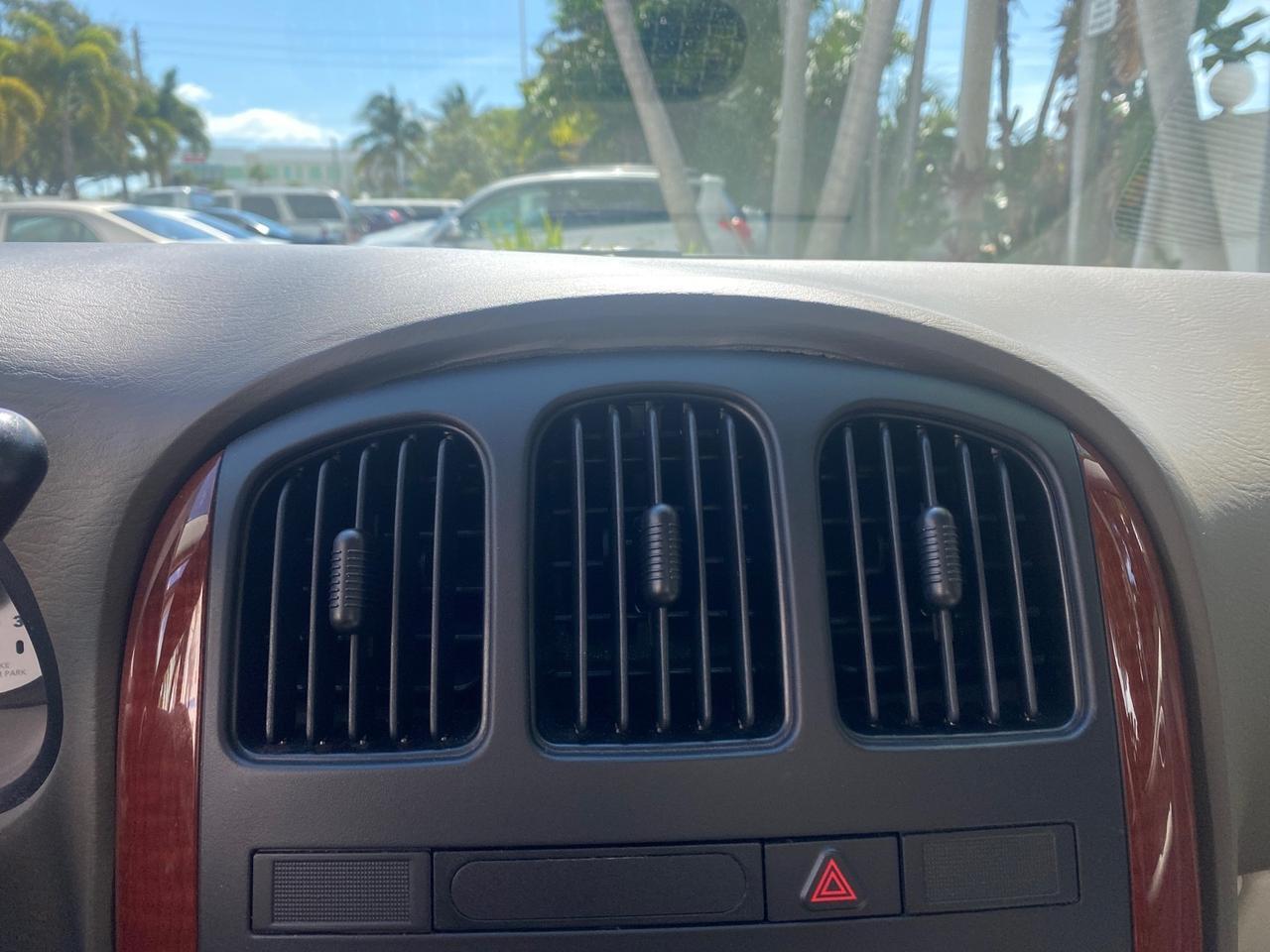 2005 Chrysler Town & Country LOW MILES 50,427 Pompano Beach FL