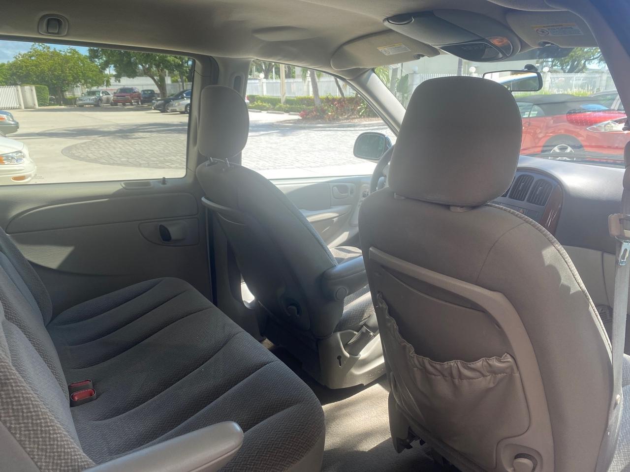 2005 Chrysler Town & Country LOW MILES 50,427 Pompano Beach FL