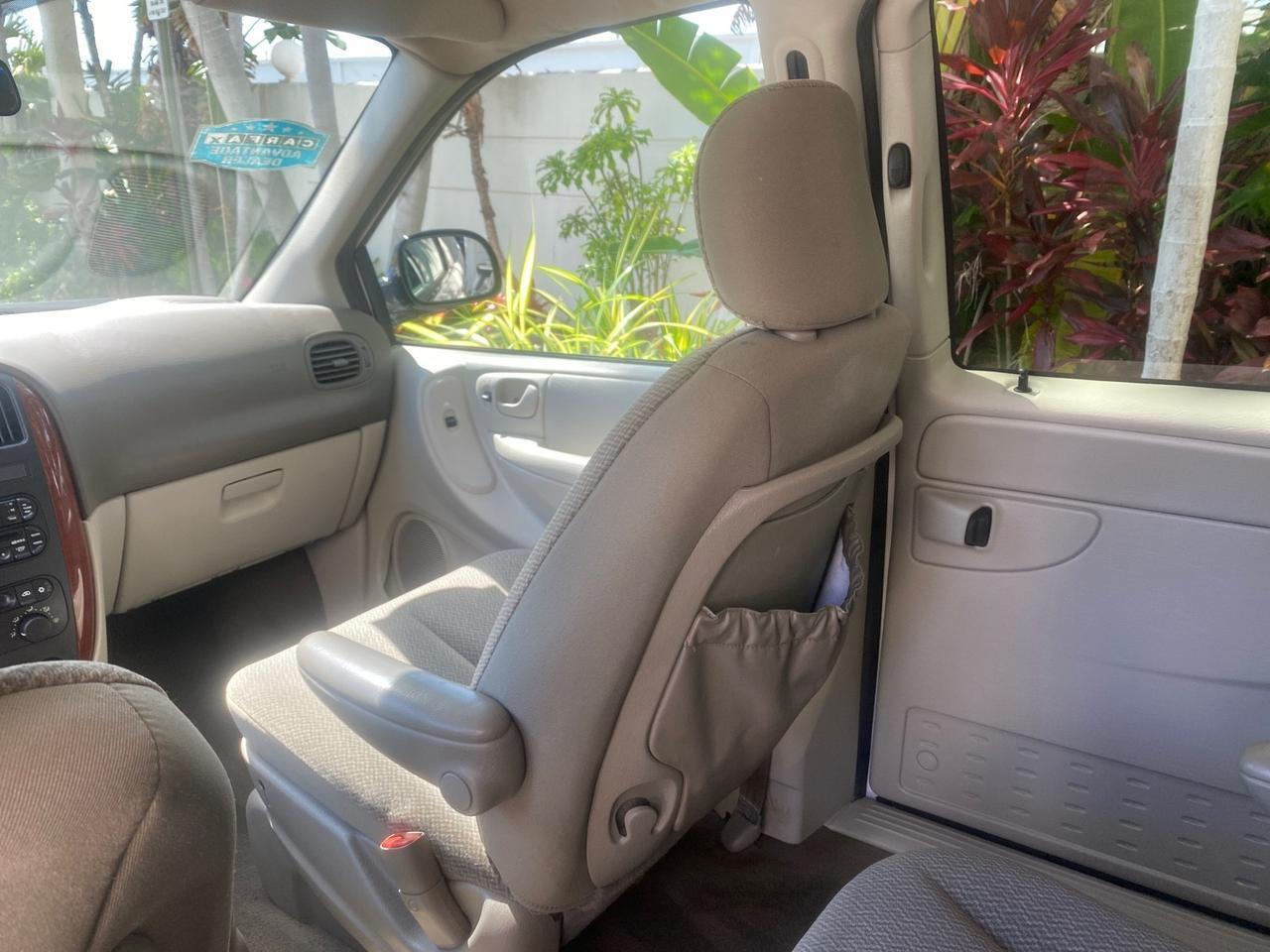 2005 Chrysler Town & Country LOW MILES 50,427 Pompano Beach FL