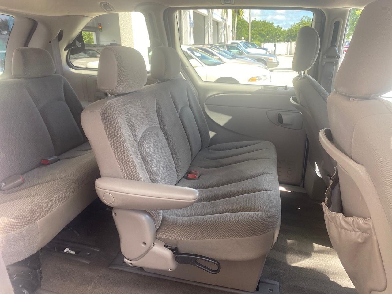2005 Chrysler Town & Country LOW MILES 50,427 Pompano Beach FL