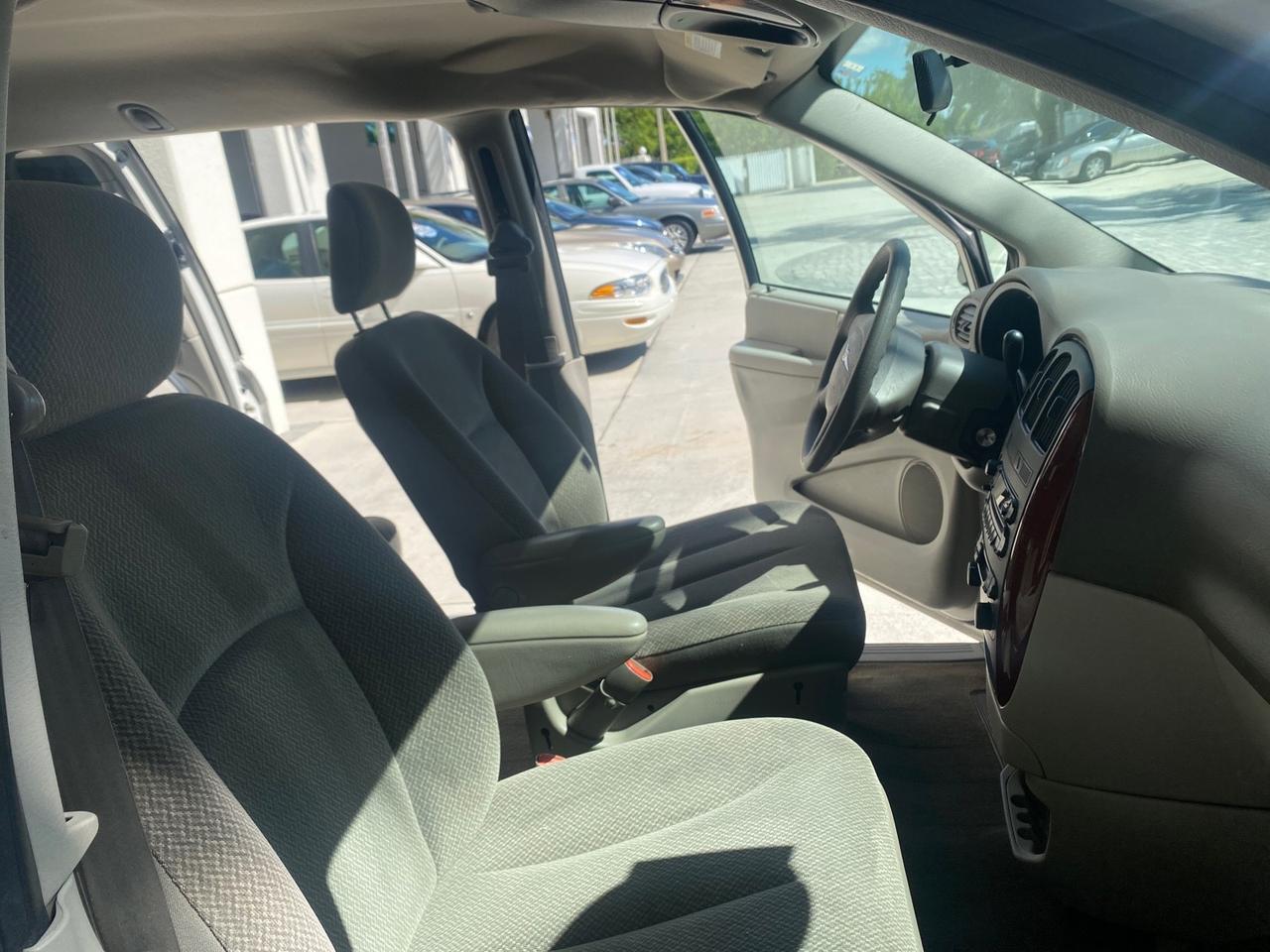 2005 Chrysler Town & Country LOW MILES 50,427 Pompano Beach FL