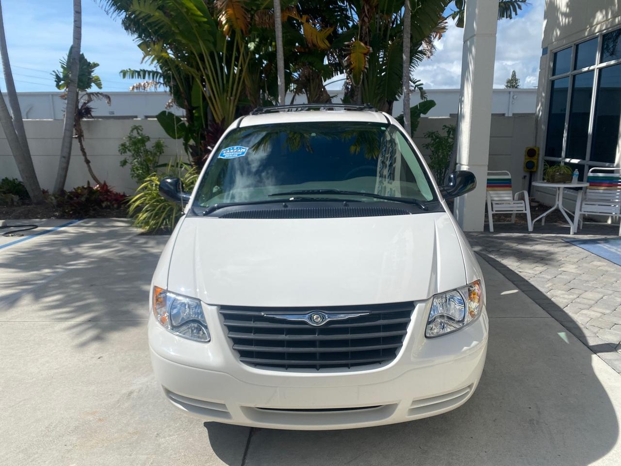2005 Chrysler Town & Country LOW MILES 50,427 Pompano Beach FL