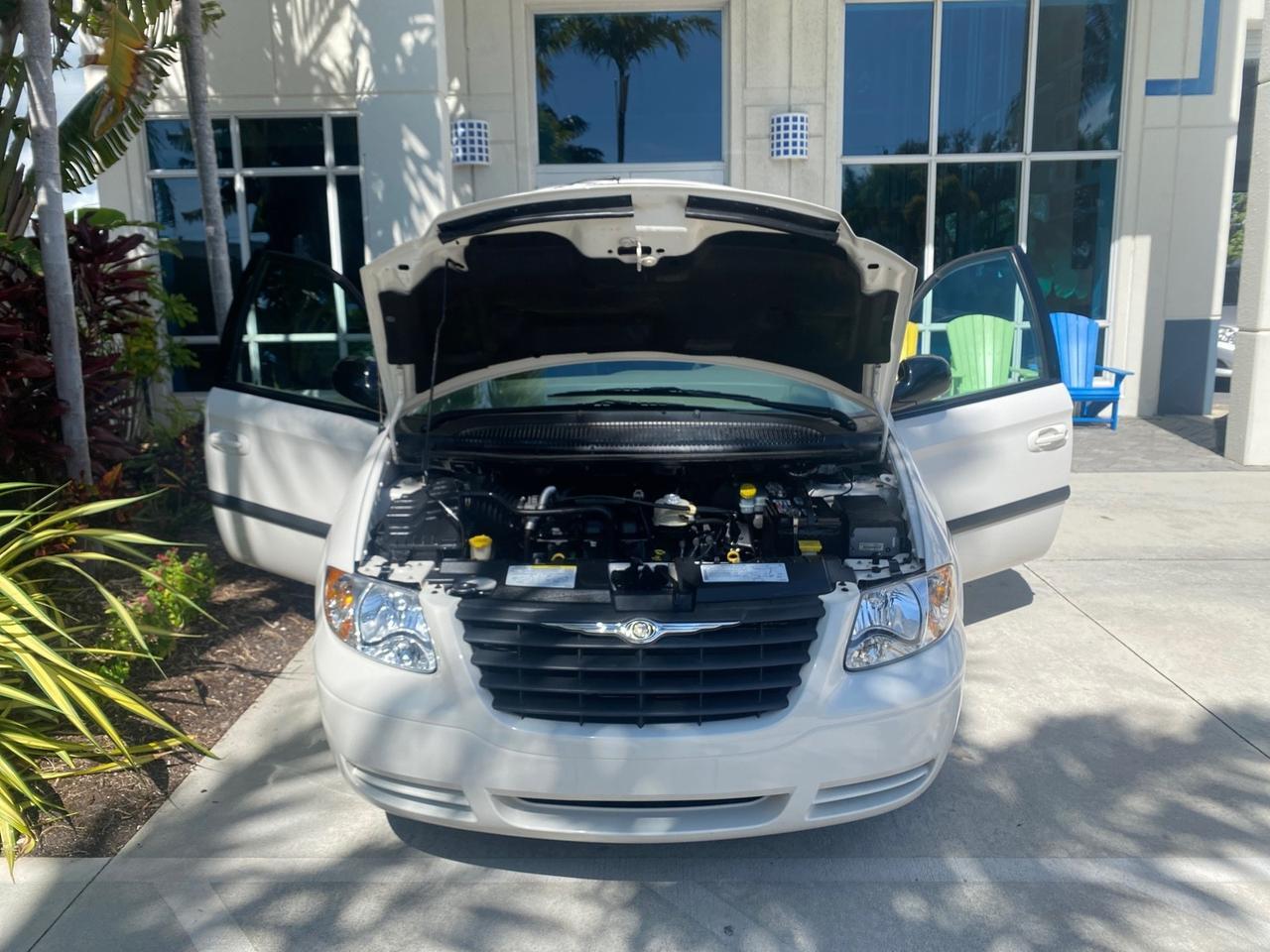 2005 Chrysler Town & Country LOW MILES 50,427 Pompano Beach FL