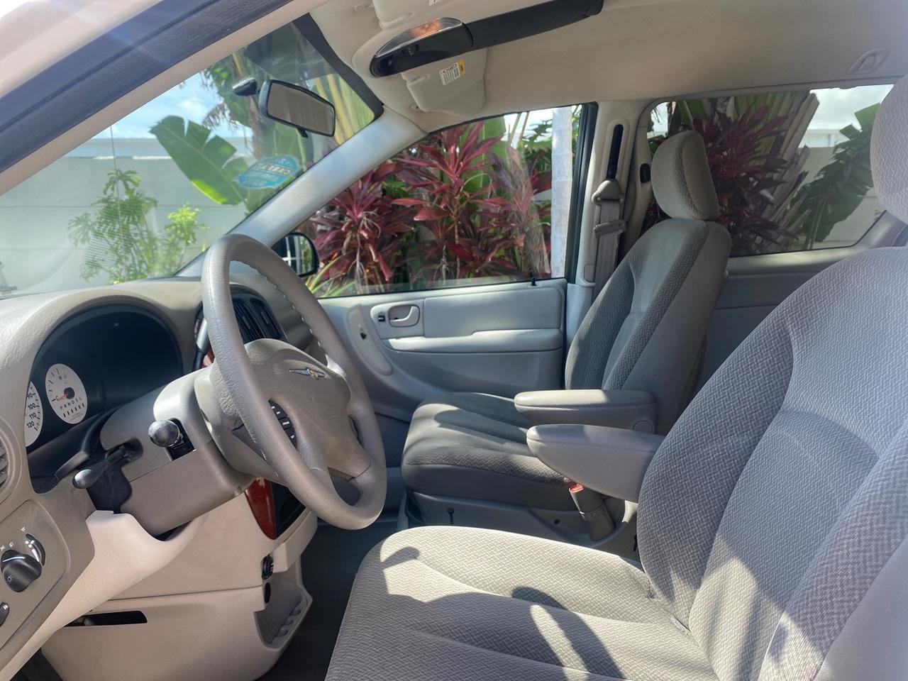 2005 Chrysler Town & Country LOW MILES 50,427 Pompano Beach FL