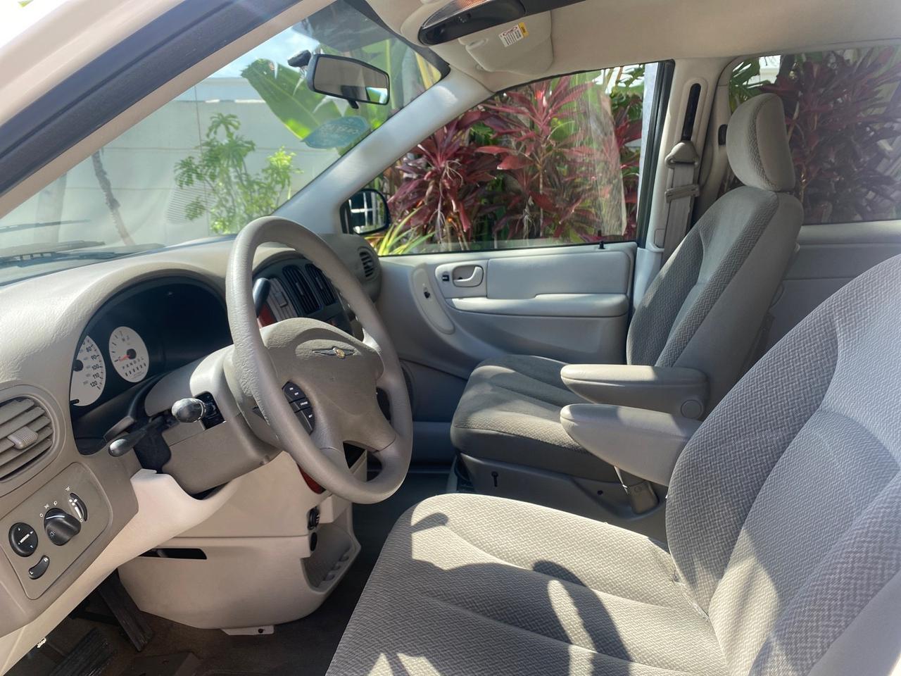 2005 Chrysler Town & Country LOW MILES 50,427 Pompano Beach FL