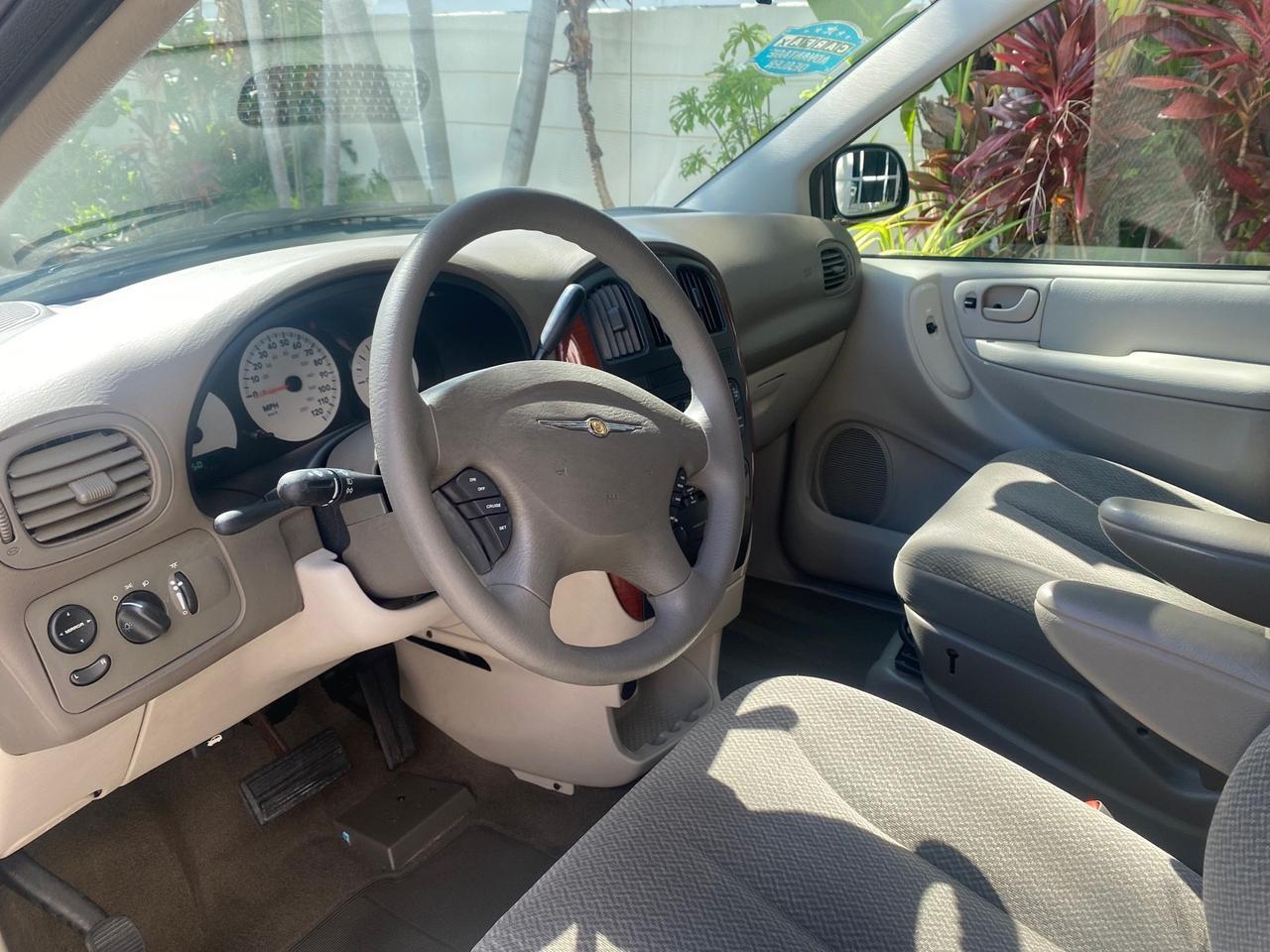 2005 Chrysler Town & Country LOW MILES 50,427 Pompano Beach FL