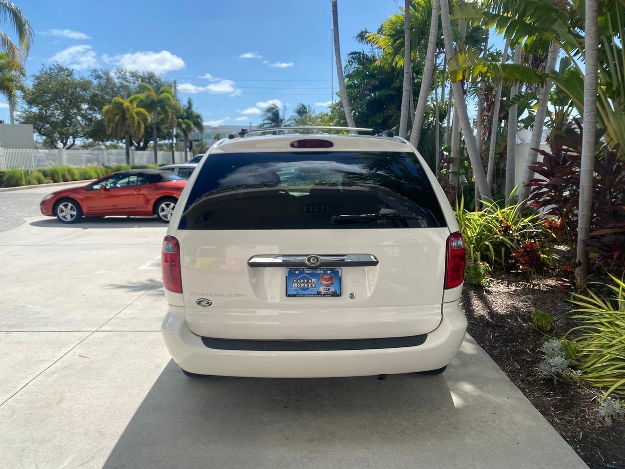 2005 Chrysler Town & Country LOW MILES 50,427 Pompano Beach FL