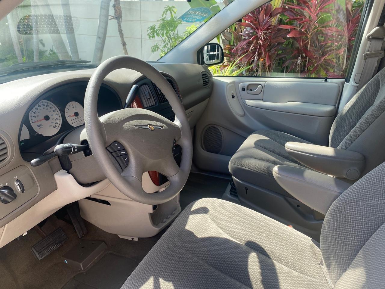 2005 Chrysler Town & Country LOW MILES 50,427 Pompano Beach FL