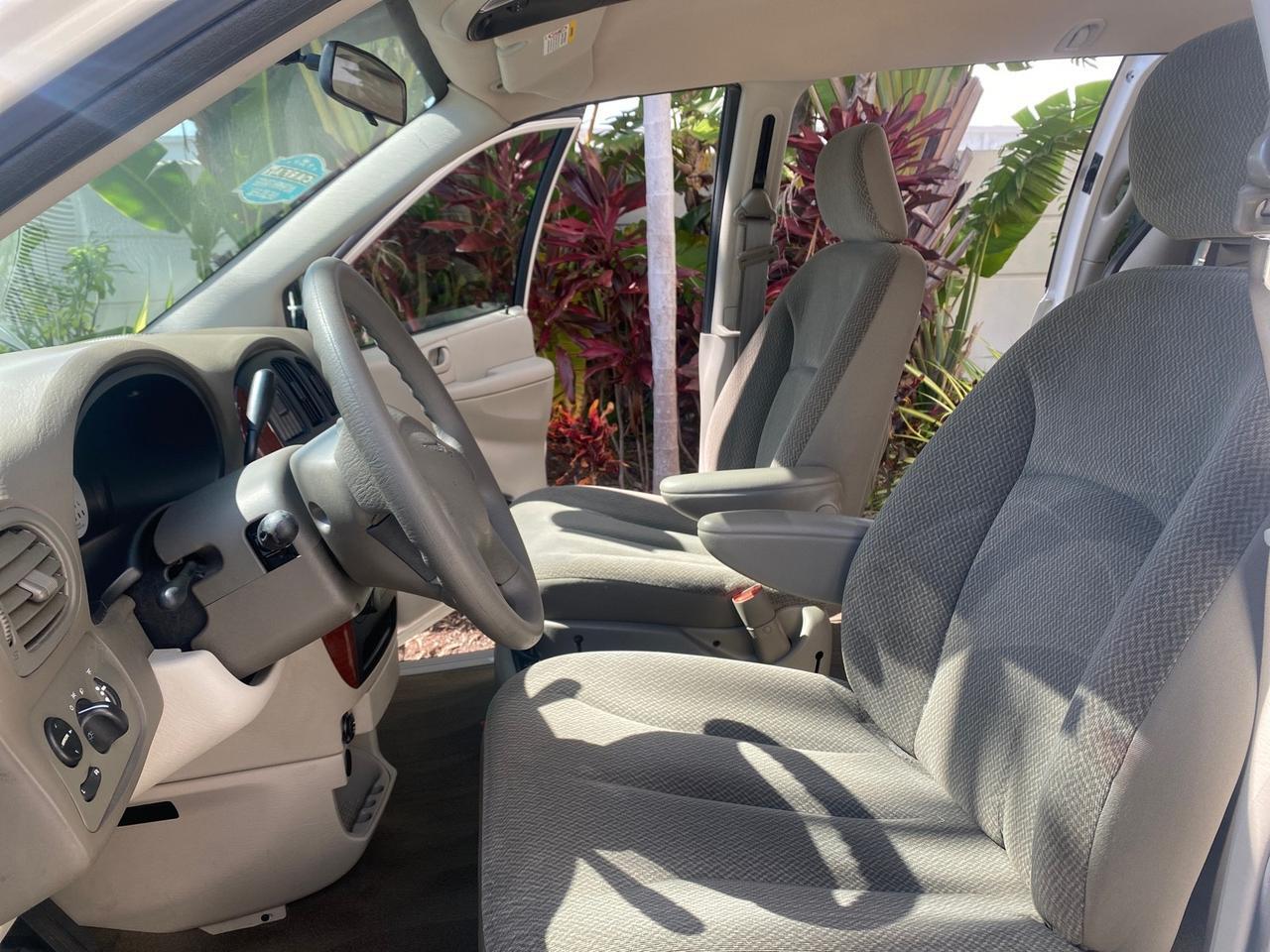 2005 Chrysler Town & Country LOW MILES 50,427 Pompano Beach FL
