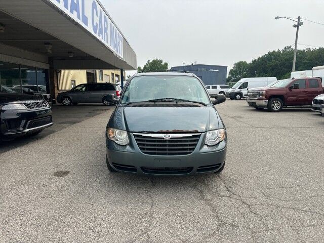 2005 Chrysler Town & Country LX Cleveland OH