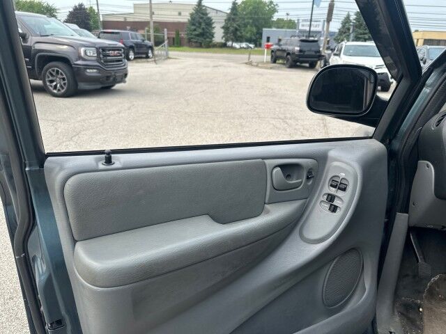 2005 Chrysler Town & Country LX Cleveland OH