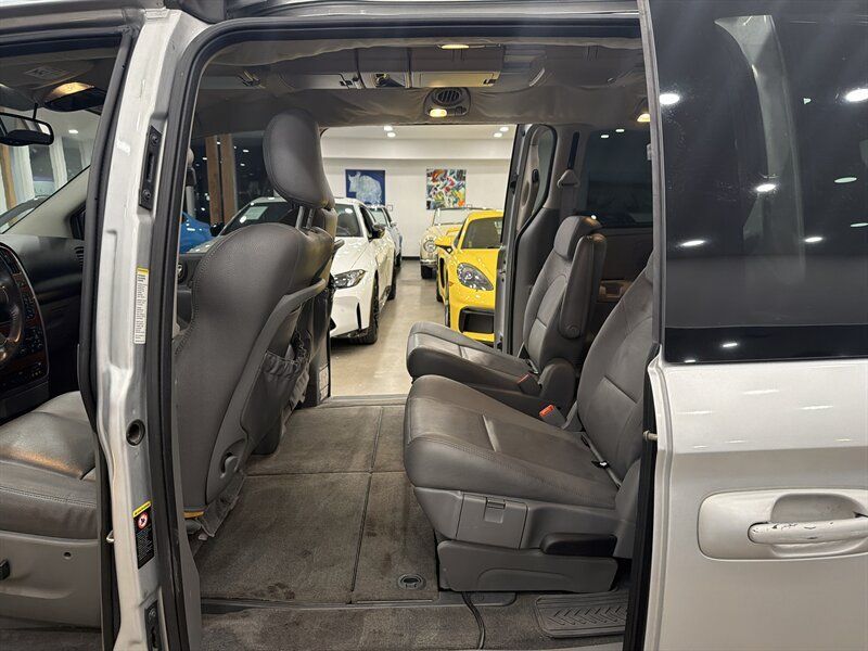 2005 Chrysler Town &amp; Country Limited Gladstone OR