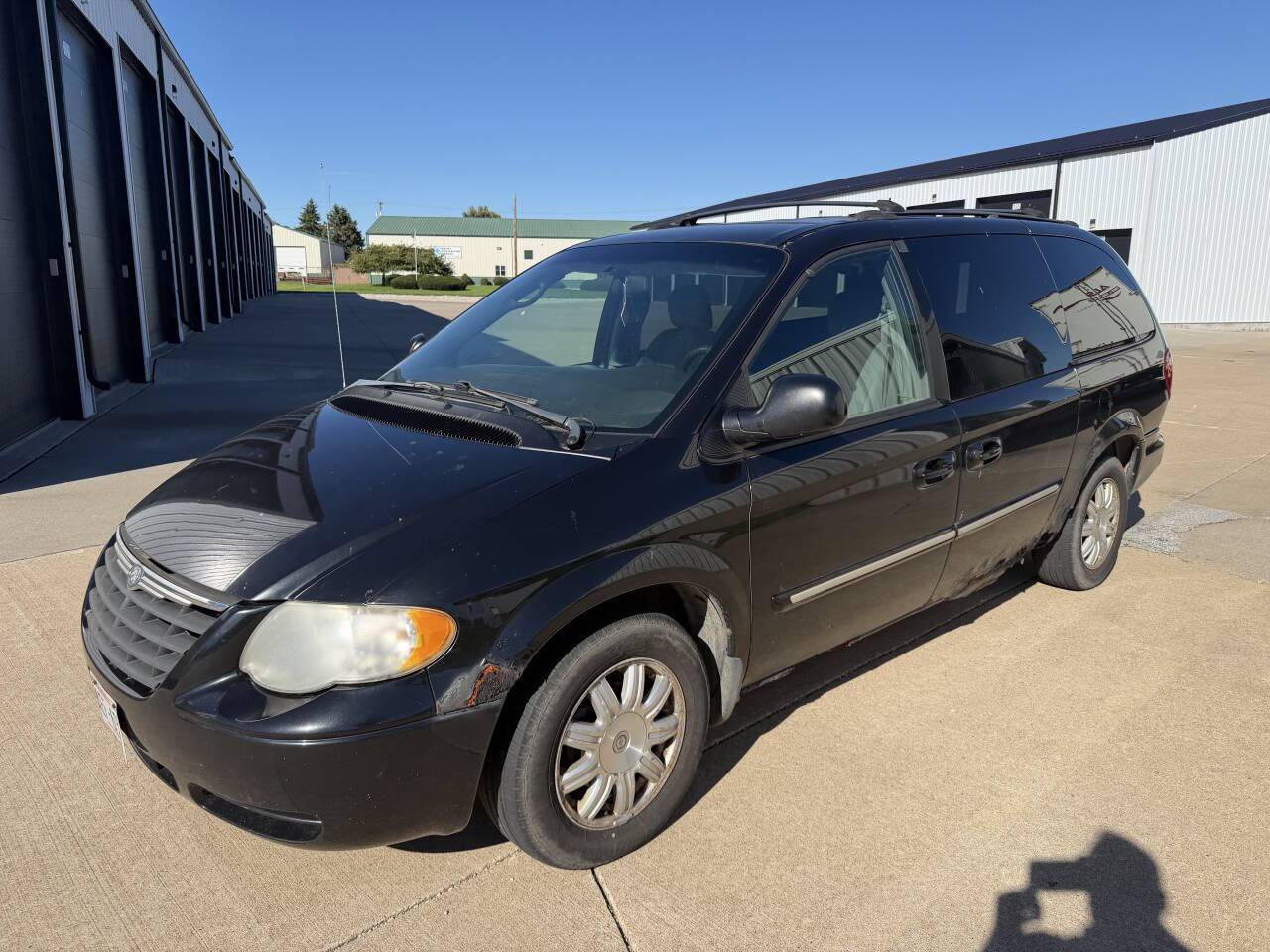 2005 Chrysler Town and Country Touring 4dr Extended Mini Van Eldridge IA