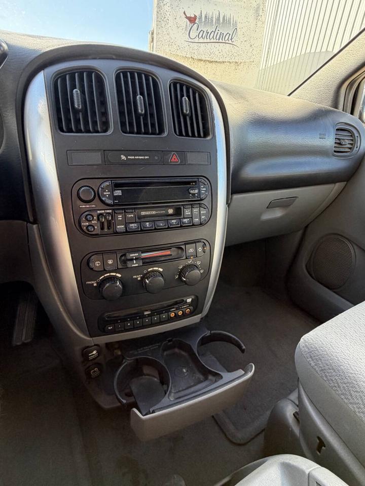 2005 Chrysler Town and Country Touring 4dr Extended Mini Van Eldridge IA