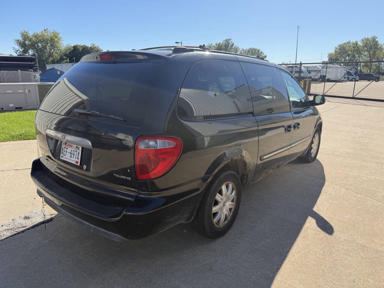 2005 Chrysler Town and Country Touring 4dr Extended Mini Van Eldridge IA